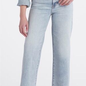 Women's Light Wash Cropped Jeans